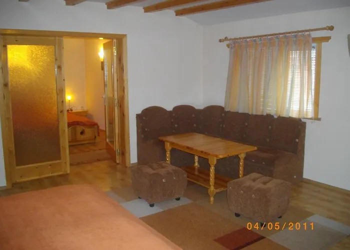 Hotel Four Seasons 2*