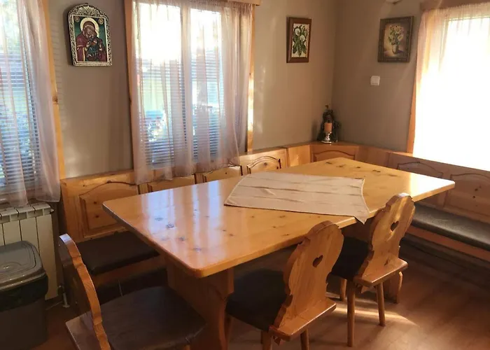 Hotel Four Seasons 2*